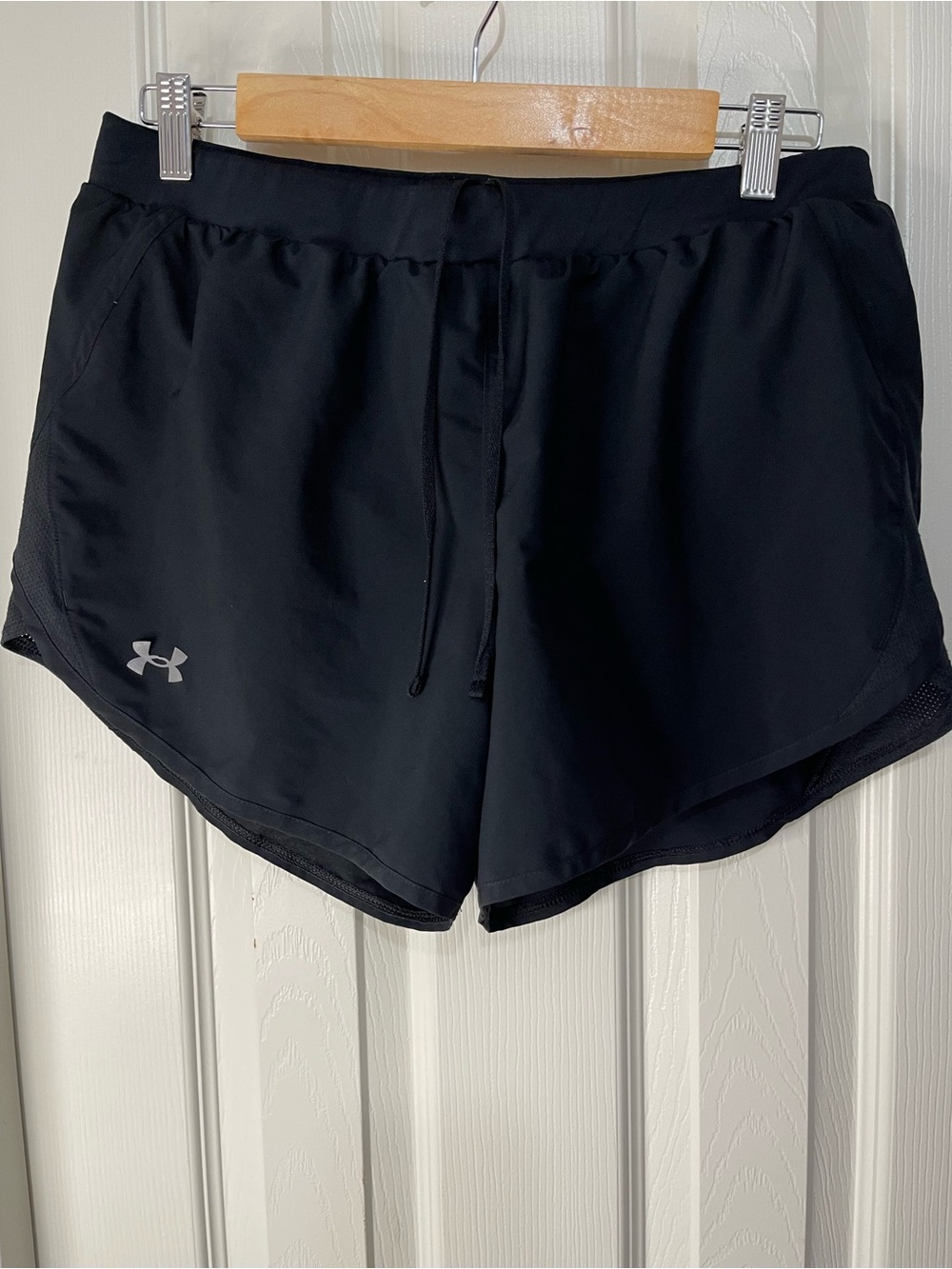 Under Armour Black Loose Heat Gear Athletic Running Shorts size Large